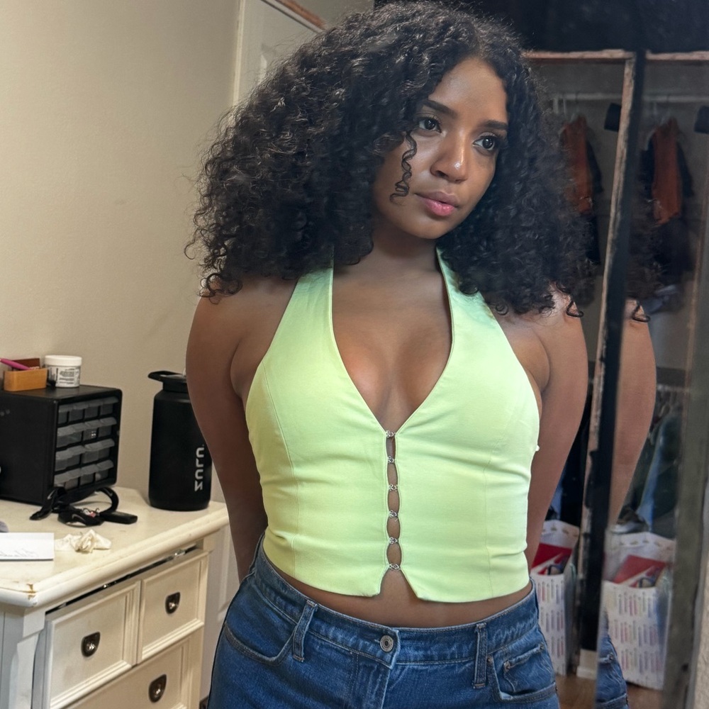 💚 ZARA Lime Green Halter Ring Detail Crop Top 💚